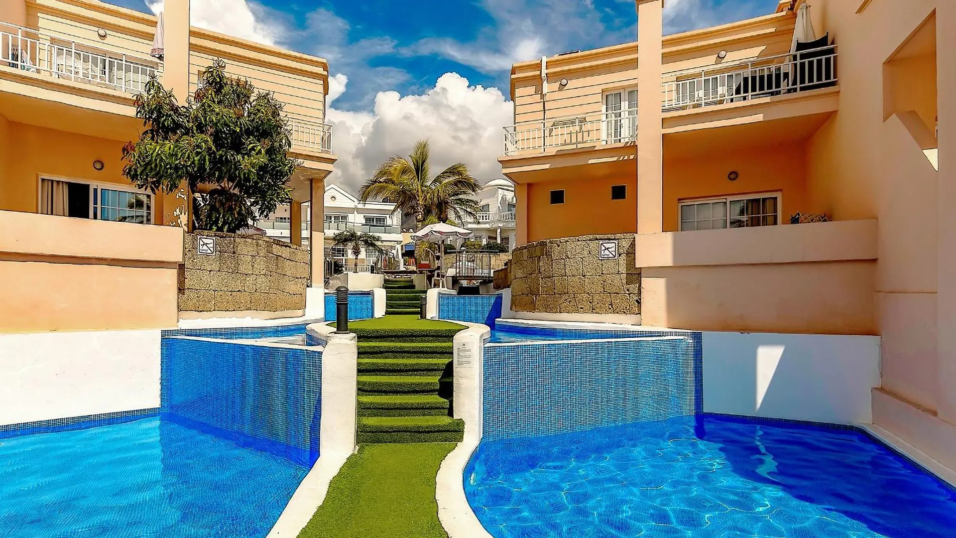 2 Bedroom Apartment In Villas Fanabe Costa Adeje  Ισπανία